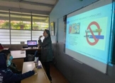 Coepris difunde en escuelas información del daño que causan los vapeadores