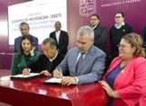 Tendrán 5 mil maestros pensionados de Michoacán, atención integral en Salud, tras firma con el ISSSTE