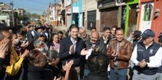 Agradecen vecinos a Alfonso Martínez reencarpetamiento de calle Lago de Pátzcuaro
