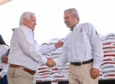 Arranca Bedolla entrega de fertilizante gratuito a productores michoacanos