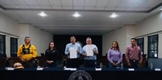 Firma Nacho Campos convenio para construir campamento para guardabosques