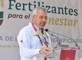 Suman 10 mil toneladas de fertilizantes gratuitos entregadas a productores: Bedolla