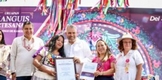 Premia Bedolla a ganadores de los concursos de Artesanías e Indumentaria Tradicional