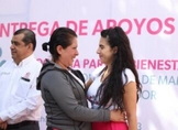 Realiza Bienestar primera entrega de apoyos a mujeres con cáncer