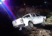 Vuelca camioneta de presunto delincuente en Tzintzuntzan