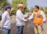 Supervisa Bedolla obra carretera en Apatzingán