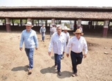 Bedolla y Cuauhtémoc Cárdenas visitan rancho ganadero de Tipítaro