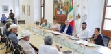 Atiende Bedolla solicitudes de comunidades de Uruapan