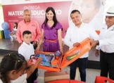 Encabeza Torres Piña entrega de material en escuelas de Coahuayana por más de 25 mdp