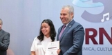 Entrega Bedolla reconocimientos a estudiantes de Cobaem