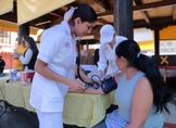 Médicos se la rifan; llegan a 200 mil viviendas con pobreza
