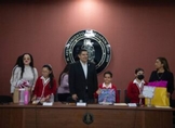 Nacho Campos premia a ganadores del Cabildo Infantil de Uruapan