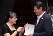 Entrega Alfonso Martínez la Presea Amalia Solórzano a Guadalupe Torres Garibay