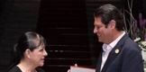Entrega Alfonso Martínez la Presea Amalia Solórzano a Guadalupe Torres Garibay