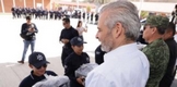 Inicia Bedolla entrega de segunda dotación de uniformes y equipos para Guardia Civil