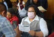 Bedolla abraza causa de mujeres con cáncer; continúa registro al programa