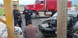 Volteo choca contra auto y padre e hijo quedan heridos, al poniente de Morelia