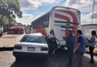 Se registra choque de taxi contra camión Ruta Villas del Pedregal; hay 3 heridos
