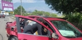 AUTOMÓVIL SE ACCIDENTA FRENTE AL MOTEL MONTECARLO