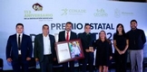 GRISEL TELLO ENTREGA PREMIO ESTATAL DEL DEPORTE A ALFONSO AGUILAR CONTRERAS