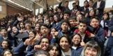 JÓVENES LASALLISTAS BRINDAN CALUROSA BIENVENIDA A ALFONSO MARTÍNEZ