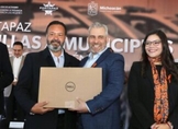 BEDOLLA, COMPROMETIDO CON LAS MUJERES; ENTREGA PATRULLAS Y EQUIPAMIENTO PARA COMBATIR VIOLENCIA DE GÉNERO