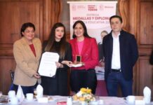 GANADORA A LA PRÁCTICA EDUCATIVA ABATE REZAGO TRAS PANDEMIA DEL COVID-19