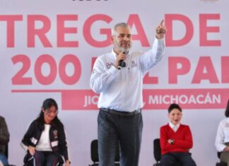 ANUNCIA BEDOLLA LAPTOPS PARA MIL 200 SECUNDARIAS DE MICHOACÁN