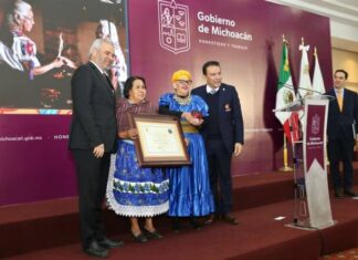 ENTREGA BEDOLLA A COCINERAS TRADICIONALES PREMIO INTERNACIONAL DE GASTRONOMÍA