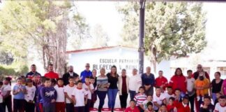 Seguimos haciendo equipo para mejorar las escuelas: Mónica Valdez