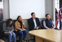 NACHO CAMPOS ATIENDE A COMERCIANTES DEL MERCADO TARIÁCURI