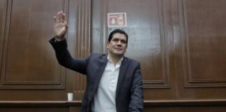 PRESENTA ERNESTO NÚÑEZ SOLICITUD DE LICENCIA TEMPORAL AL CONGRESO DE MICHOACÁN