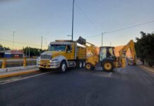 SCOP atiende desprendimiento de material en Distribuidor Morelos