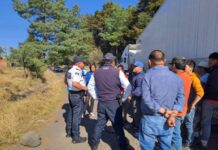 Normalistas y comuneros realizan bloqueos viales en Michoacán