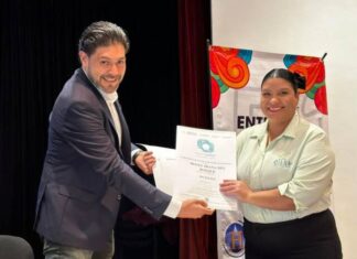 Entrega Sectur distintivos a empresas michoacanas por calidad higiénica