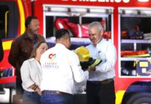 Llama Bedolla a Congreso, legislar en pro de cuerpos de bomberos