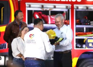 Llama Bedolla a Congreso, legislar en pro de cuerpos de bomberos