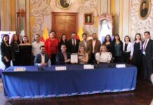 Signa Gobierno Municipal convenio con Latino Business Foundation