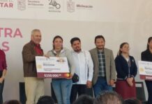 ENTREGAN TARJETAS LEEN A ESCUELAS DE MORELIA; PROGRAMA HA BENEFICIADO A MÁS DE 2 MIL PLANTELES EN EL ESTADO