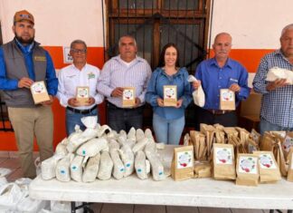 SADER PROPICIA EL AUTOCONSUMO ALIMENTARIO CON ENTREGA DE PAQUETES DE AVES