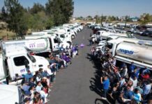 ALFONSO MARTÍNEZ DA BANDERAZO A PROGRAMA DE ABASTECIMIENTO DE AGUA POR MEDIO DE PIPAS