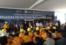 ENTREGA BEDOLLA, EQUIPO CONTRA INCENDIOS A BRIGADISTAS