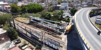 EMITE ALFONSO MARTÍNEZ ALERTA VIAL POR COLOCACIÓN DE PUENTE PEATONAL EN AV. SIERVO DE LA NACIÓN