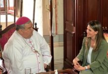 DANIELA DE LOS SANTOS TORRES Y EL ARZOBISPO DE MORELIA, CARLOS GARFIAS MERLOS EN DIÁLOGO PARA LA PAZ EN MICHOACÁN