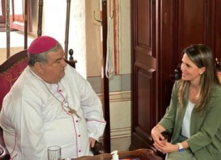 DANIELA DE LOS SANTOS TORRES Y EL ARZOBISPO DE MORELIA, CARLOS GARFIAS MERLOS EN DIÁLOGO PARA LA PAZ EN MICHOACÁN