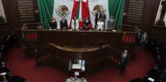 Con placa y videomapping, legislativo celebra bicentenario del Congreso Constituyente de Michoacán