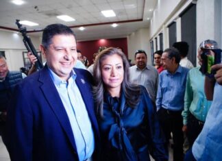 Concede Cabildo licencia a Nacho Campos