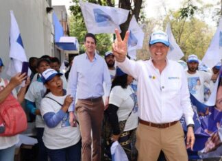 Arranca Alfonso Martínez volanteo en cruceros y anuncia que recorrerá todo Morelia