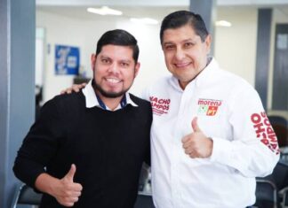Nacho Campos dialoga con jóvenes sobre presente y futuro de Uruapan