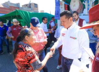 Afianza Torres Piña respaldo de comerciantes en el Mercado Mártires de Uruapan, en Morelia